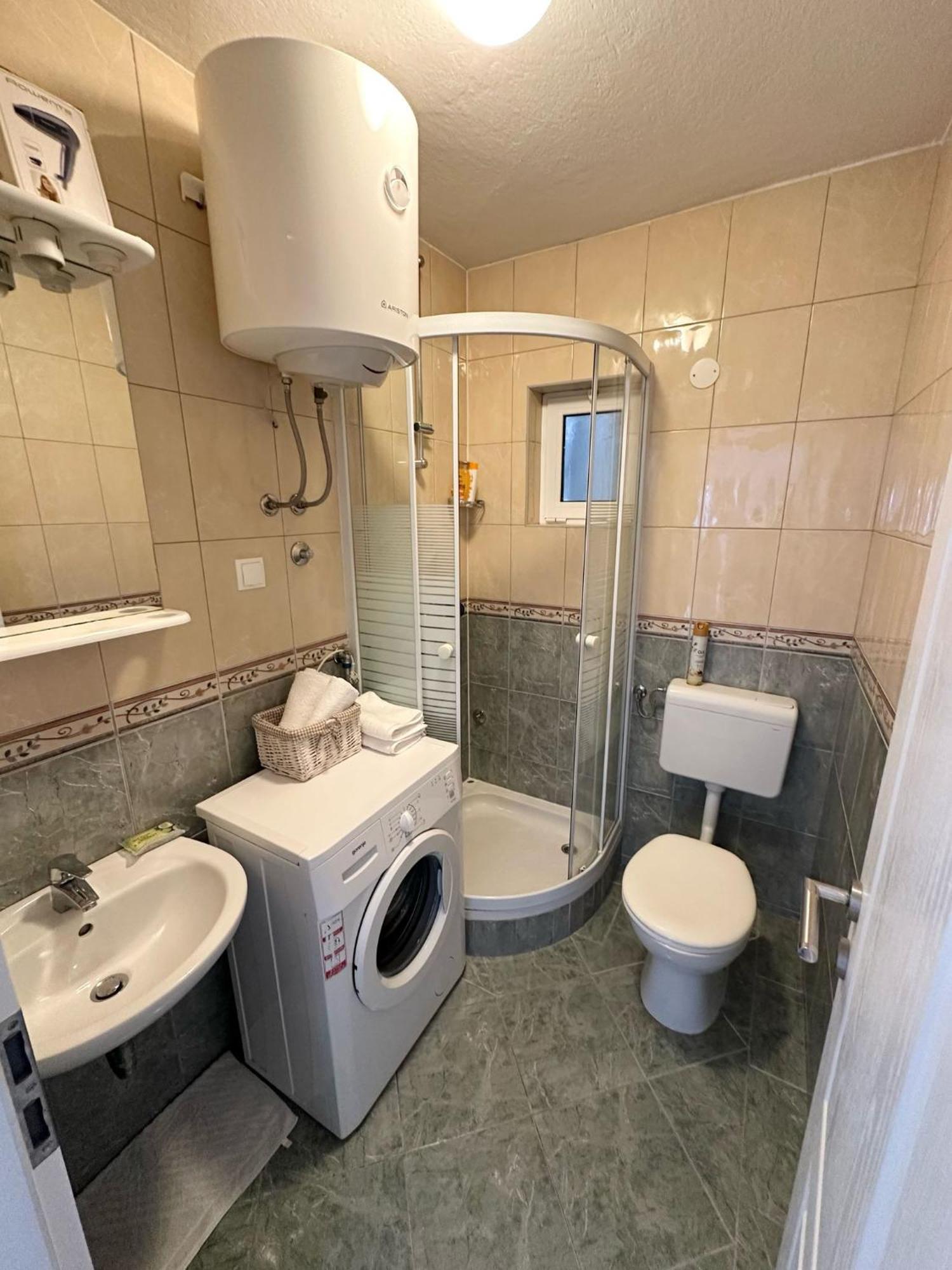 Apartman Adriatic Pavlinovic - *